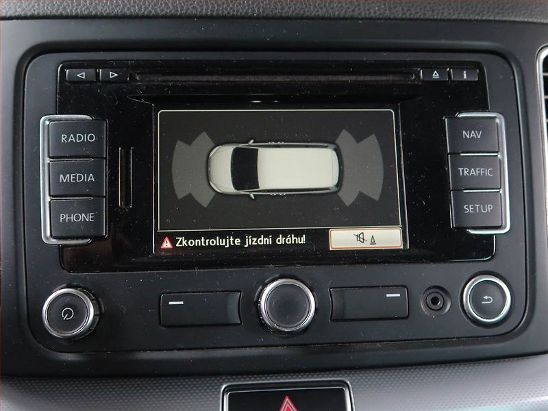 Volkswagen Sharan (2012) 2.0 TDI, Automat, 7 míst - fotka 18 z 19