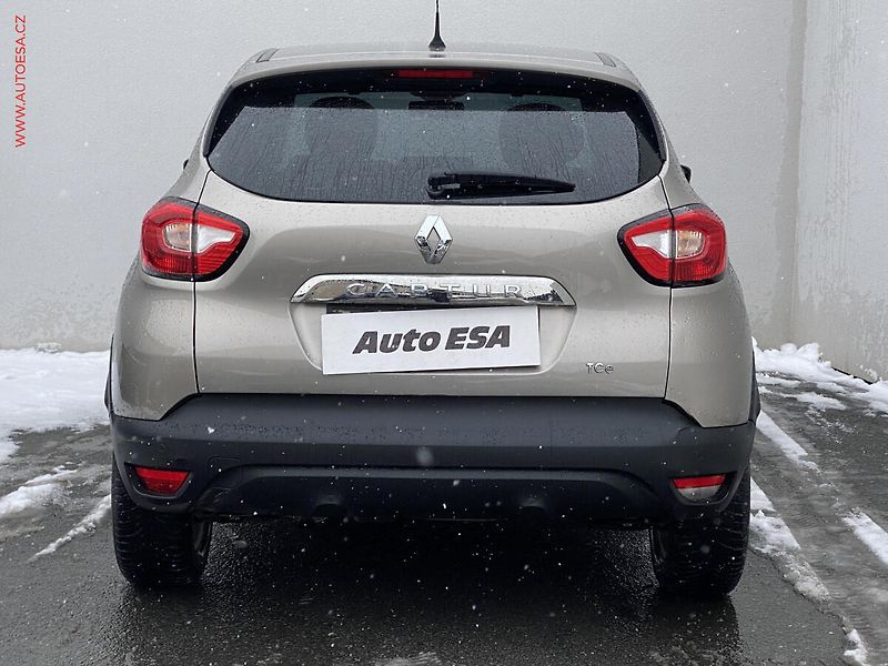 Renault Captur (2014) 1.2TCe, Zen, AT, navi - fotka 5 z 18