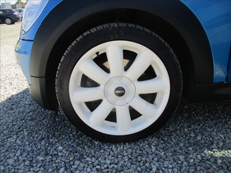 Mini Cooper S 1,6 i, aut. klima,Cebia,128kW - fotka 24 z 32