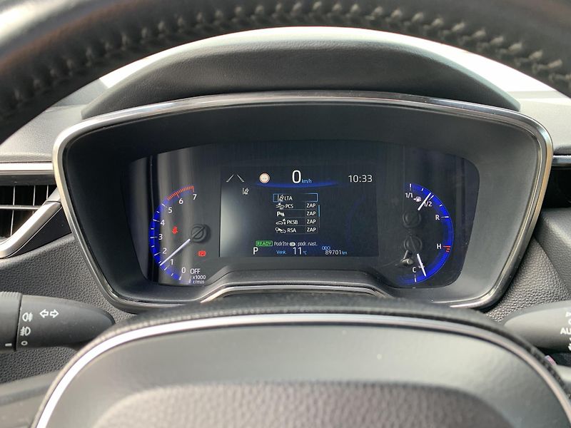 Toyota Corolla TS COMFORT STYLE 1.8 HEV 90kW - fotka 19 z 28
