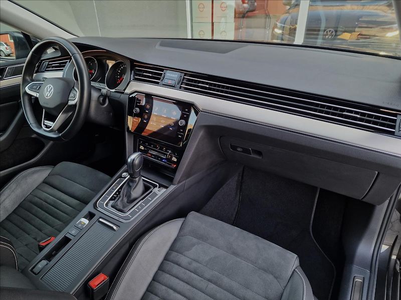 Volkswagen Passat 2.0TDI 147kW 4MOTION DSG Eleg - fotka 13 z 50