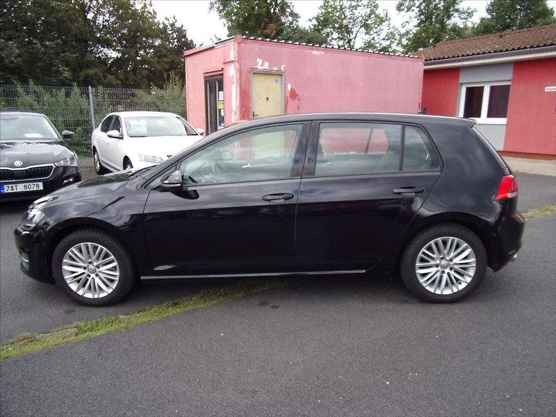 Volkswagen Golf 1,4 TSI Highline Webasto 103kW - fotka 6 z 31