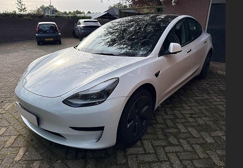 Tesla Model 3 (2021) Standard Range Plus, LFP - fotka 3 z 5