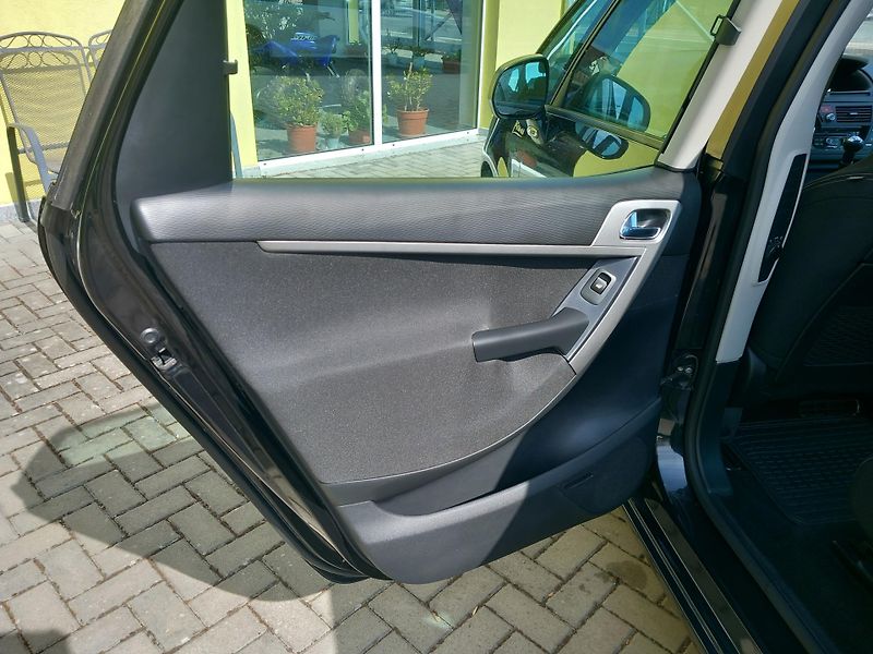 Citroën C4 Picasso (2010) 1,6HDi SERVISKA NAVI  NOVÁ STK - fotka 12 z 34