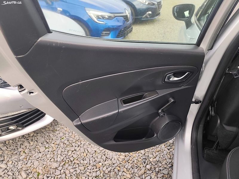 Renault Clio (2015) - fotka 30 z 30