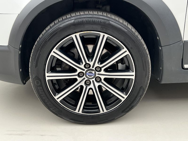 Volvo XC70 D4 SUMMUM AUT  - fotka 14 z 40