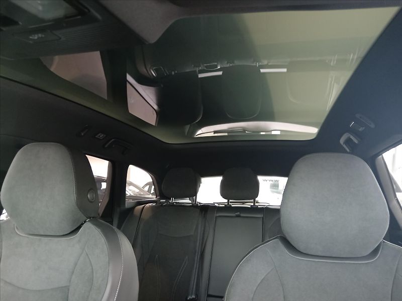 Volkswagen ID.7 Tourer Pro People 210 kW, 77 kWh - fotka 19 z 19
