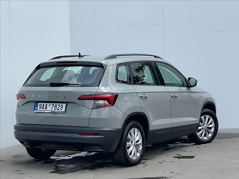 Škoda Karoq 2,0 TDI 4x4 DSG Ambition TAŽNÉ - fotka 3 z 23