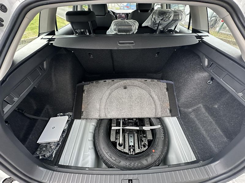 Škoda Octavia ESSENCE + dovýbava *580 - fotka 8 z 13