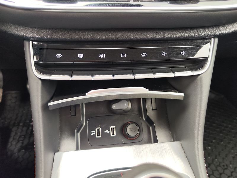 MG HS 1.5 TGi/119kW Essential - fotka 24 z 36