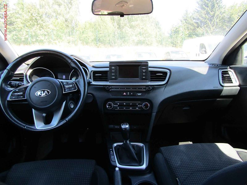 Kia Ceed (2019) 1.6 CRDi, ČR, AC, tempo - fotka 8 z 18