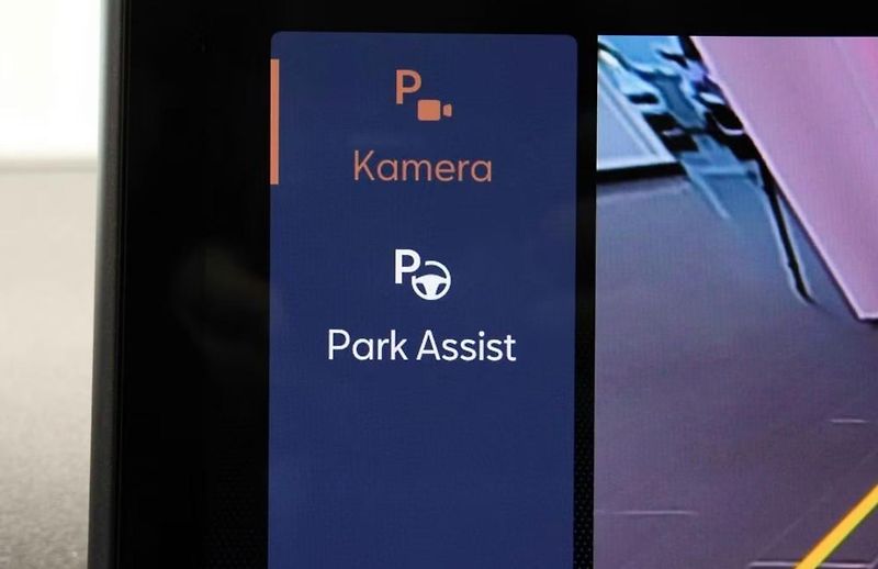 Cupra Tavascan (2024) Kamera Ambient Park asistent - fotka 16 z 18