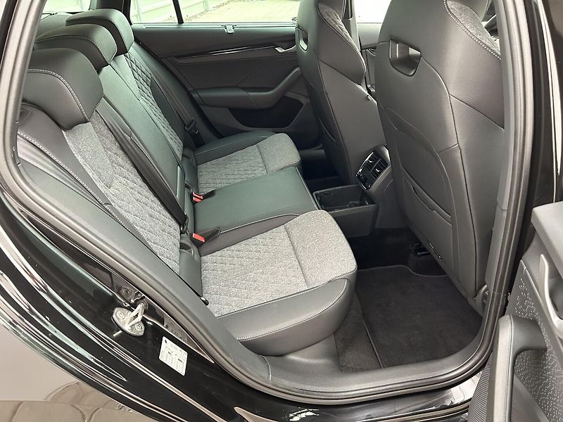 Škoda Octavia 2.0 TDI SportLine - fotka 8 z 29