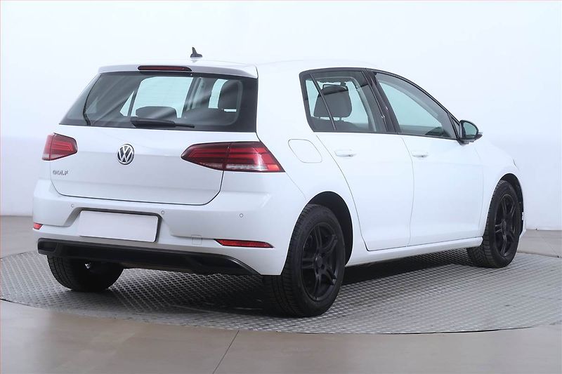 Volkswagen Golf (2018) 1.6 TDI, Park. senzory - fotka 5 z 14