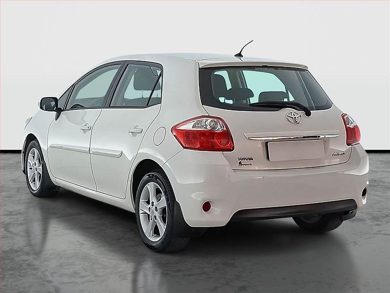 Toyota Auris (2011) 1.6 Valvematic, Tempomat - fotka 4 z 17