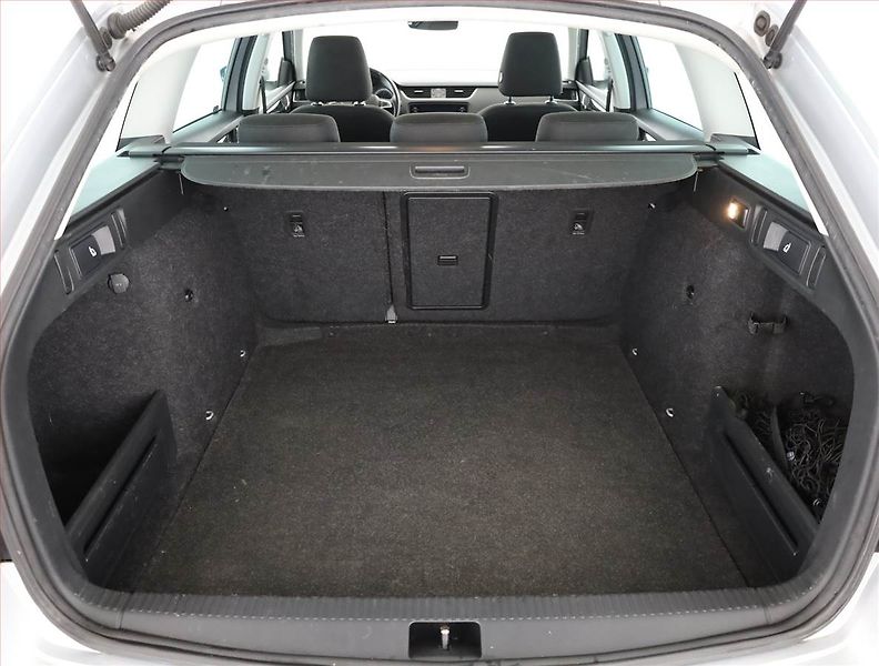 Škoda Octavia (2018) 2.0 TDI, Tempomat - fotka 19 z 20