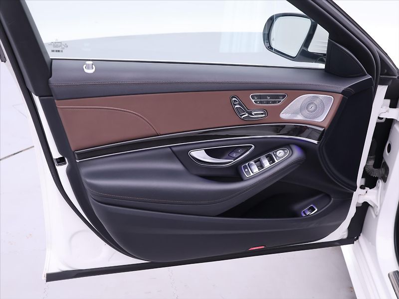 Mercedes-Benz Třídy S 3,0 350d 4Matic AMG paket - fotka 11 z 39