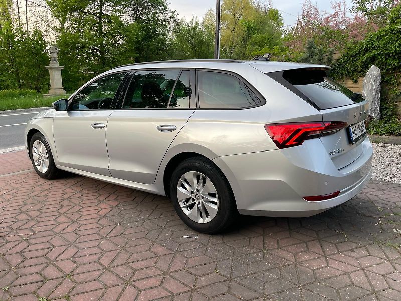 Škoda Octavia 1.5TSi 1.MAJ ČR NEBOUR. ZÁRUKA - fotka 4 z 20