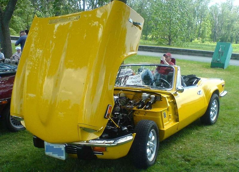 Britský roadster Triumph Spitfire dostal jméno podle legendární stíhačky Supermarine Spitfire z období II. světové války.