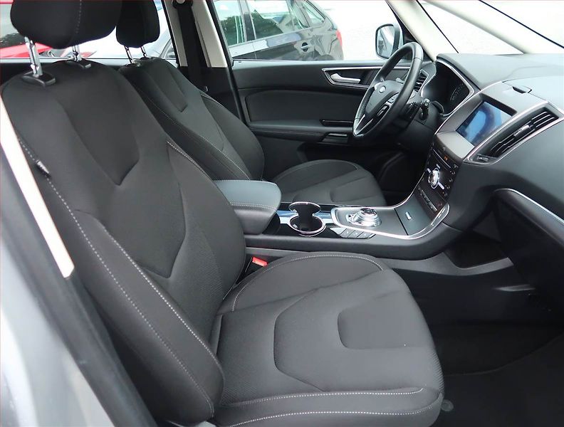 Ford S-MAX (2020) Titanium 2.0 TDCi, Automat - fotka 9 z 17