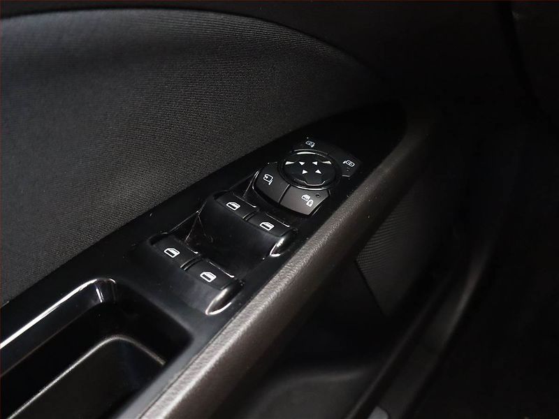 Ford Mondeo (2015) Titanium 2.0 TDCI, ČR,1.maj - fotka 18 z 19