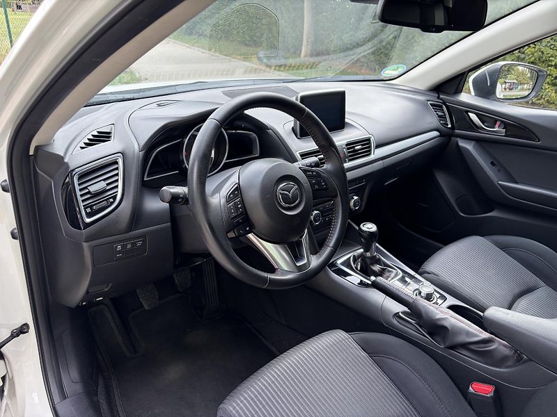 Mazda 3 2.0 Sports-Line - fotka 27 z 31