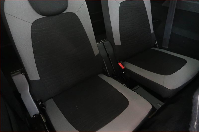 Citroën C4 Picasso (2016) 1.6 BlueHDi, 7 míst, Navi - fotka 16 z 18