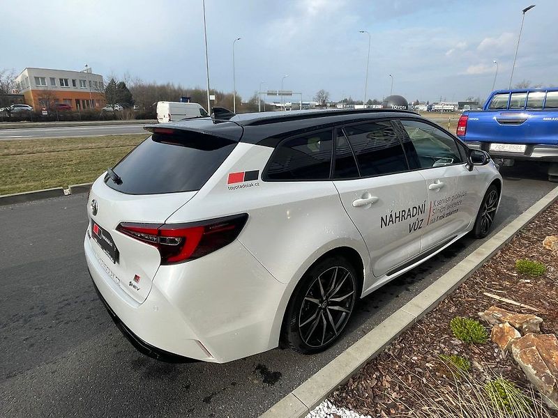 Toyota Corolla 2.0 Hybrid GR SPORT - fotka 8 z 28