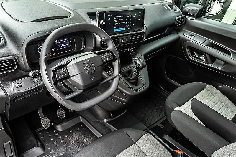 Citroën Berlingo (2026) 1,2 PLUS Petrol 110k + KAMERA - fotka 7 z 14