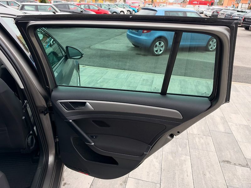 Volkswagen Golf (2015) Variant 1.6TDI 4Motion 81kW - fotka 22 z 37
