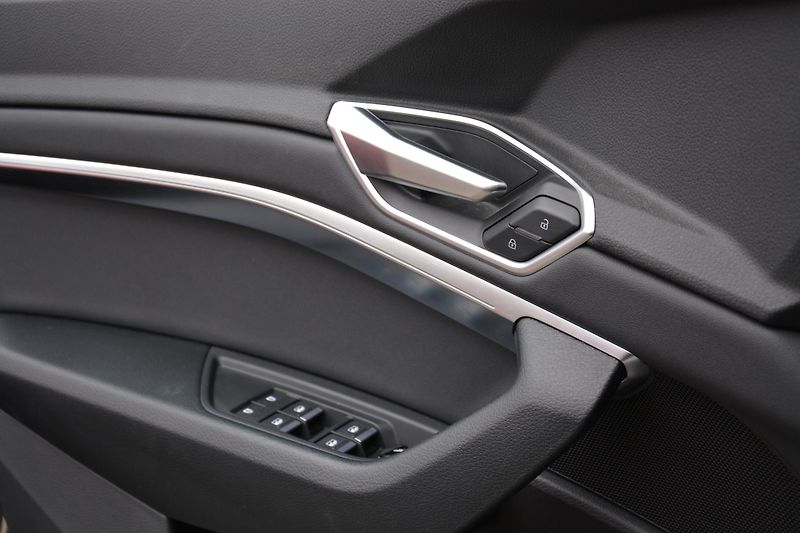 Audi e-tron (2022) 50 QUATTRO BUSSINES 1 Majitel - fotka 22 z 53