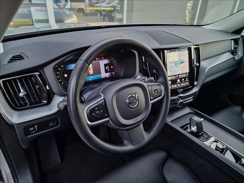 Volvo XC60 B5 AWD Momentum Pro,ČR,1.Maj. - fotka 20 z 50