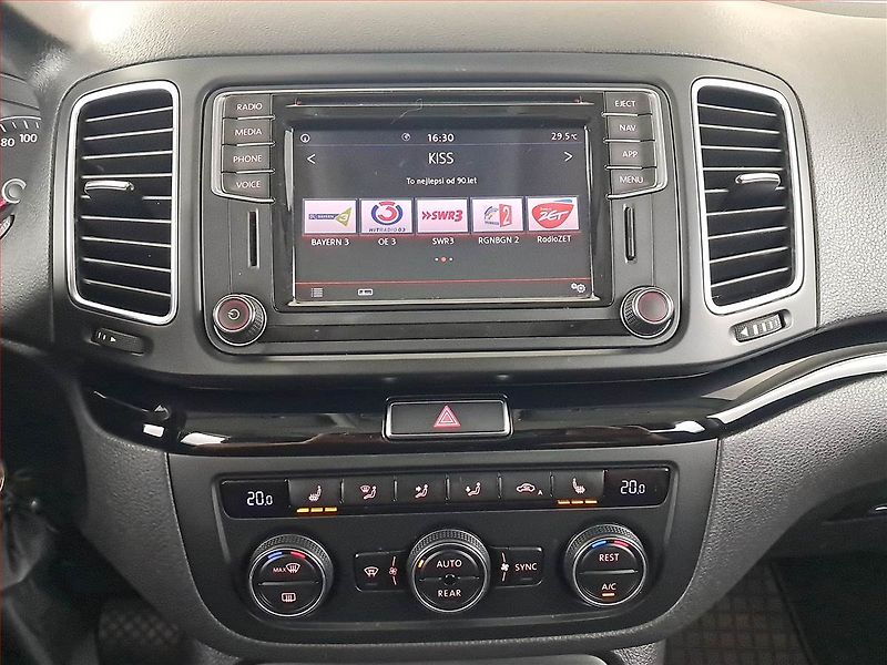 Volkswagen Sharan (2017) 2.0 TDI, 4X4, Automat - fotka 12 z 20