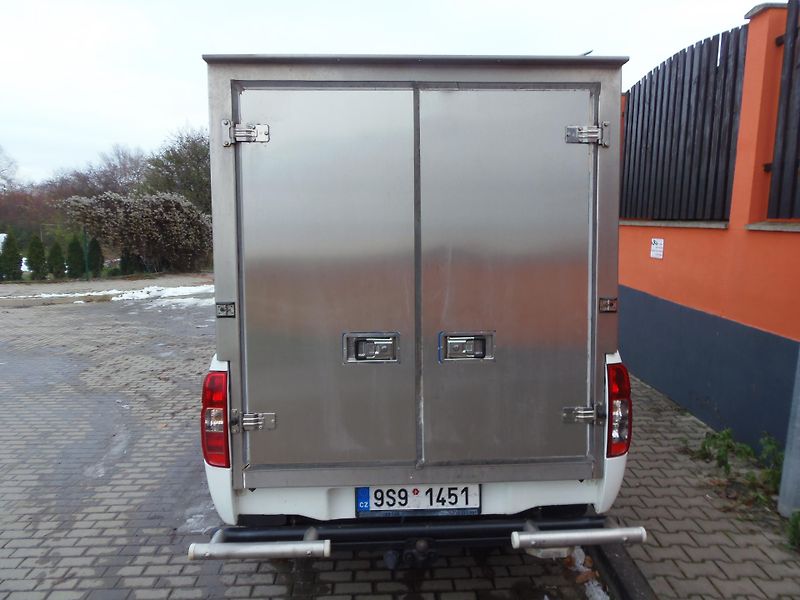 Nissan Navara (2009) King-Cab 2.5 DCi 4x4 tažné 3t - fotka 5 z 22
