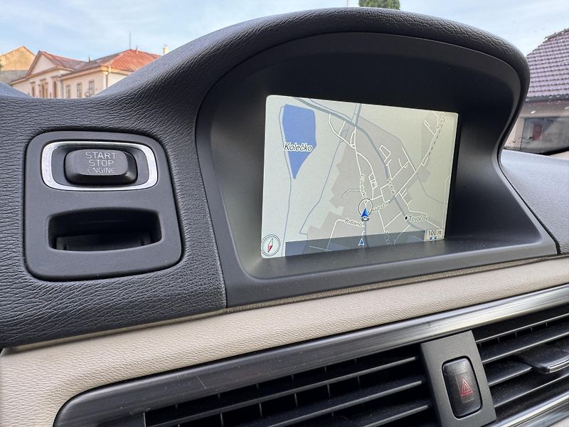 Volvo XC70 D5 SUMMUM 4x4 TAŽNÉ  - fotka 21 z 45