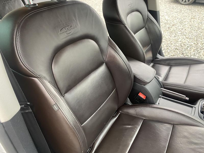 Škoda Superb 2.0TDi 4x4 170PS DSG L+K COMBI - fotka 128 z 158