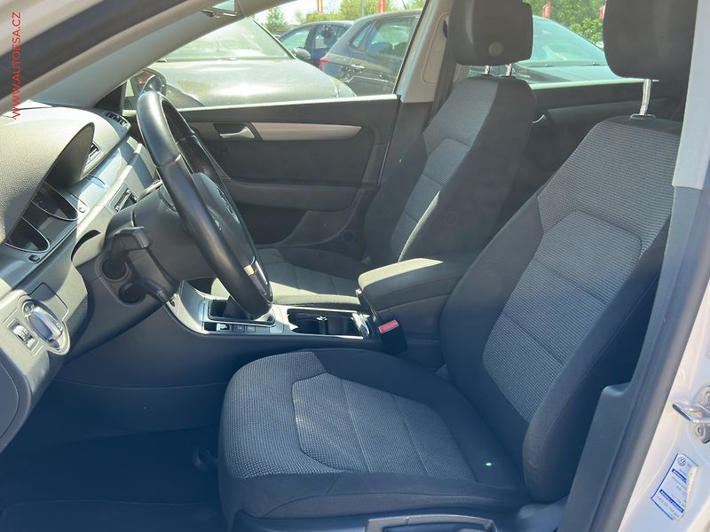 Volkswagen Passat (2014) 2.0 TDi, 2.maj,ČR, Bixen - fotka 9 z 20