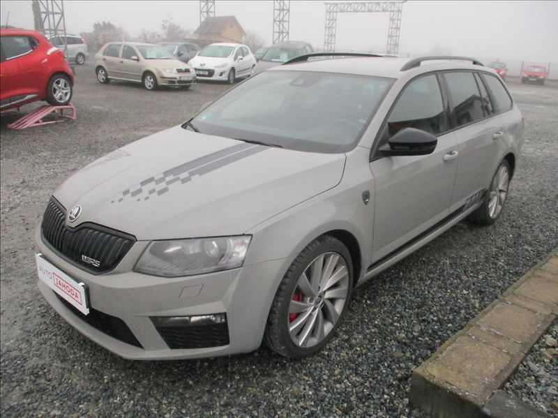 Škoda Octavia 2,0 TDI RS, DSG,serviska,navi, - fotka 3 z 42