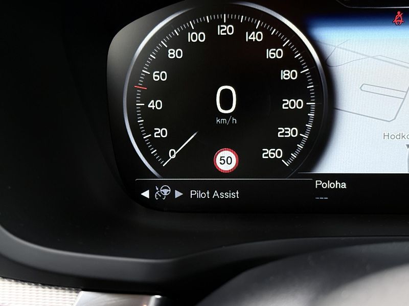 Volvo V60 CC D4 AWD // B&W // REZERVACE - fotka 31 z 44
