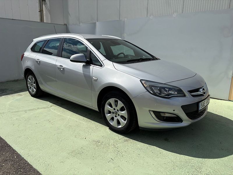 Opel Astra 1,6, 81kW Sports Tourer, Tažné - fotka 1 z 17