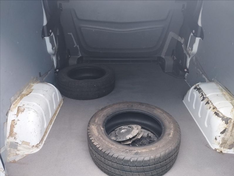 Opel Vivaro 1,6 Odpočet dph - fotka 13 z 13