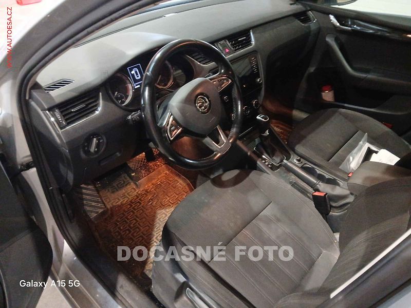 Škoda Octavia (2018) 1.6 TDi, ČR, DSG, LED, AC - fotka 3 z 3