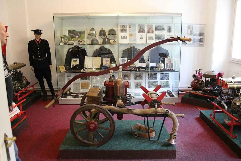 Hasičské muzeum v Krupce, má nádhernou expozici, kterou zdobí jedna z největších kolekcí motorových čerpadel - stříkaček značky Flader. Expozice se chystá na oslavu desátých narozenin.