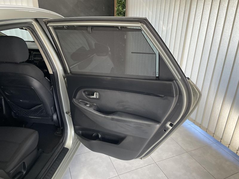 Kia Carens 1.7 CRDi ČR 1.MAJ. TOP  - fotka 15 z 28