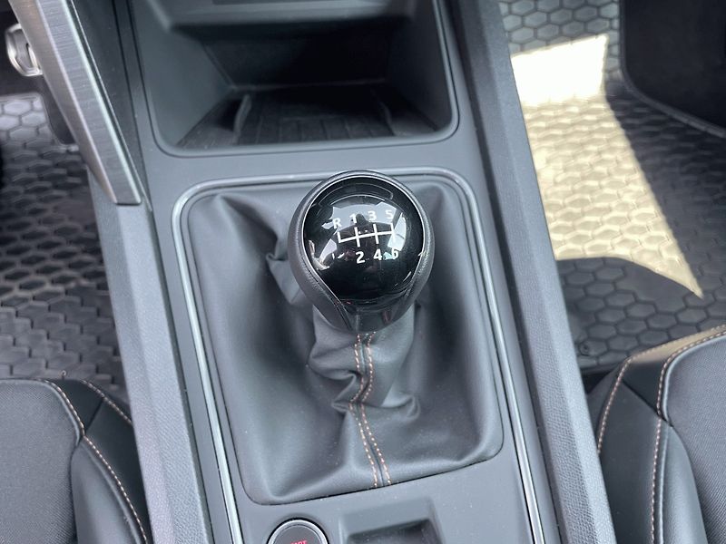 Cupra Formentor (2023) 1.5 TSI,110kW,1.Maj,ČR - fotka 26 z 38