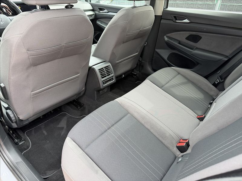 Volkswagen Golf VIII 2.0 TDI Alltrack 4Motion/ - fotka 25 z 29