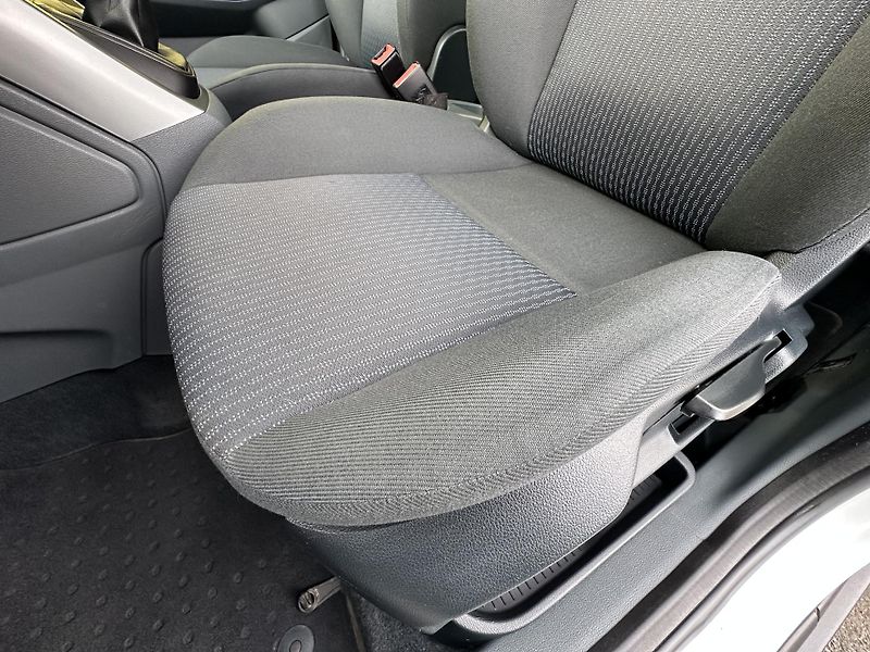 Ford C-MAX (2012) 1.6/77kW *KLIMA* ČR  - fotka 8 z 28