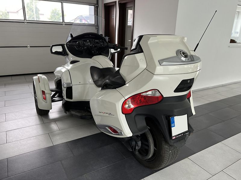 Can-Am Spyder RT-S  ROTAX 1330 85 kW - fotka 3 z 14