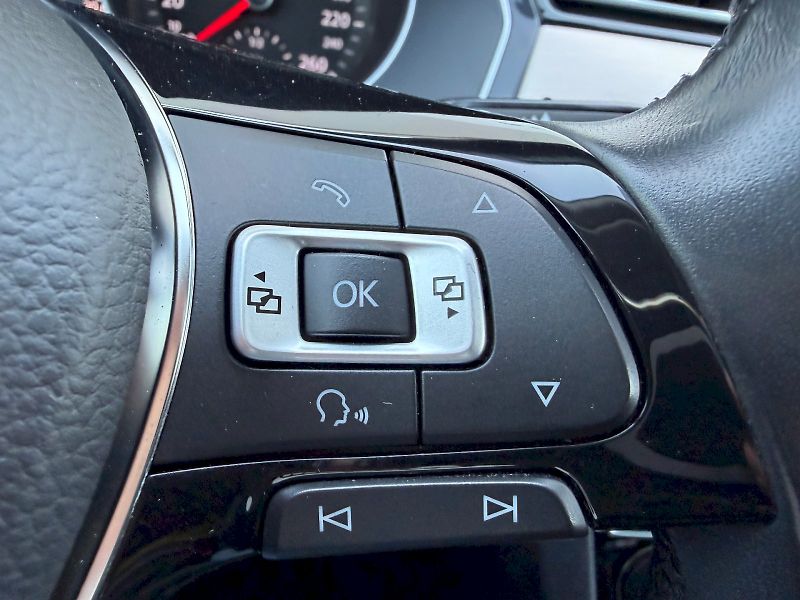 Volkswagen Passat (2016) 2.0 TDI 110kW HighLine - fotka 14 z 35