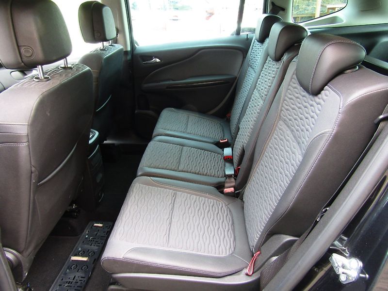 Opel Zafira (2015) 2.0 CDTi ÚPLNÁ SERVISNÍ HISTOR - fotka 22 z 48
